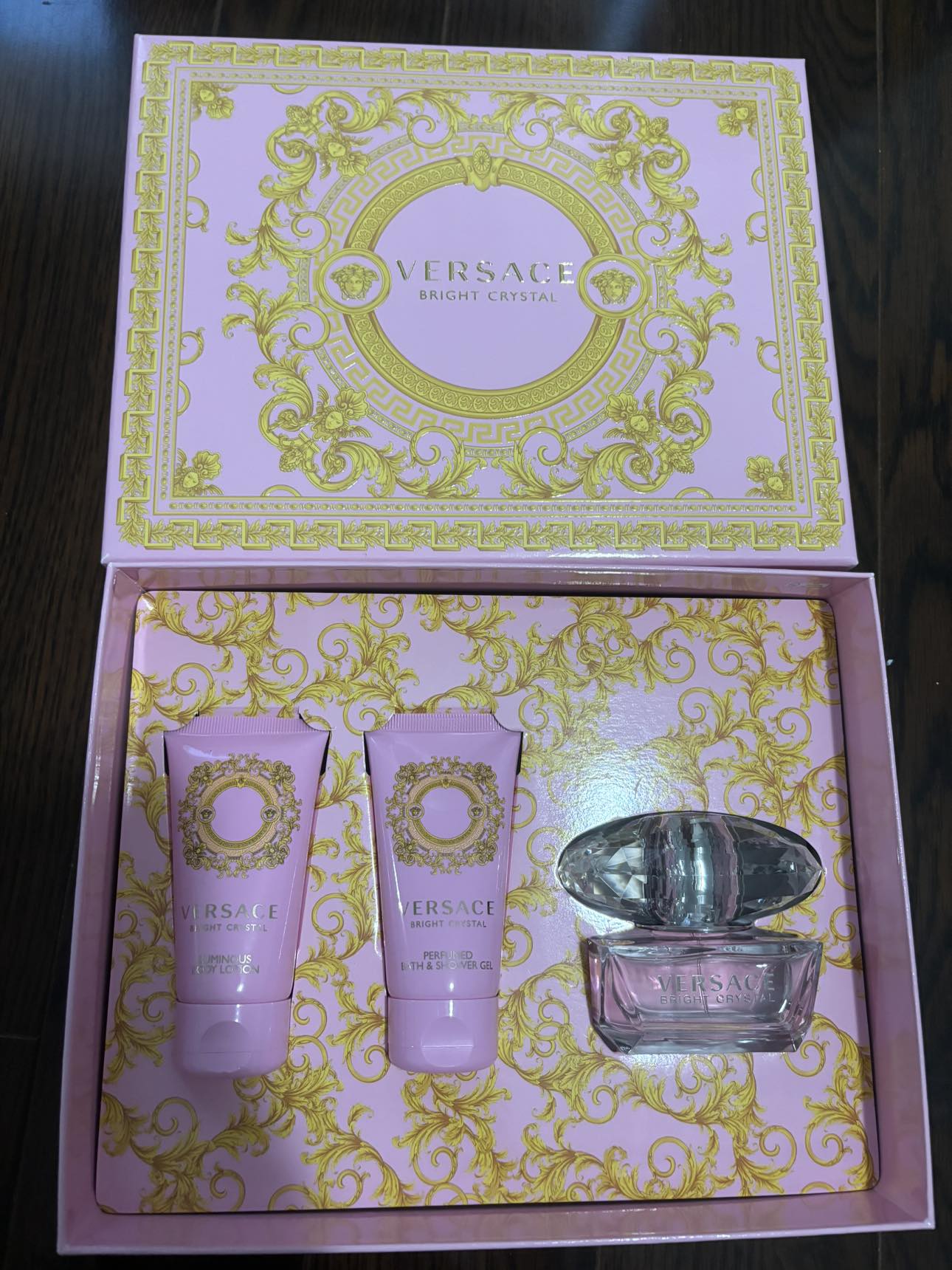 Versace Bright Crystal gift set 50ml trio thumbnail