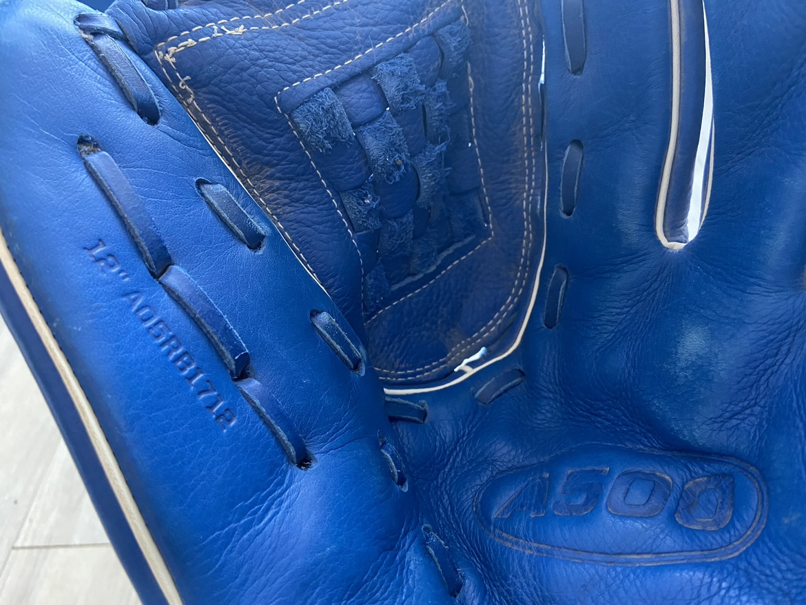 Wilson A500 Youth Blue Jay Baseball glove 12” - photo 2