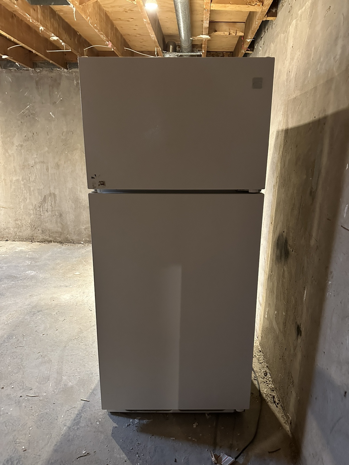 Kenmore Top Freezer Refrigerator- White thumbnail