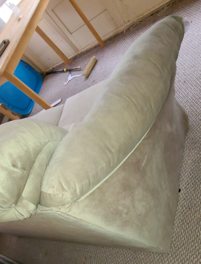 Couch - photo 2
