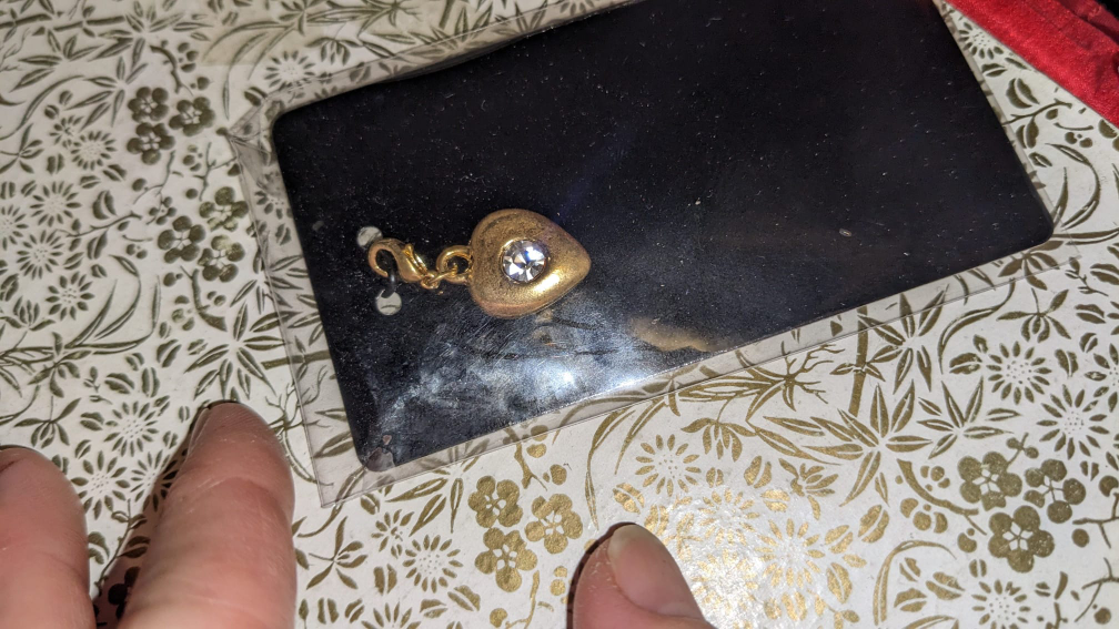 various jewelry $8 or less. discount on bundles. 🥕 image indicator(2)