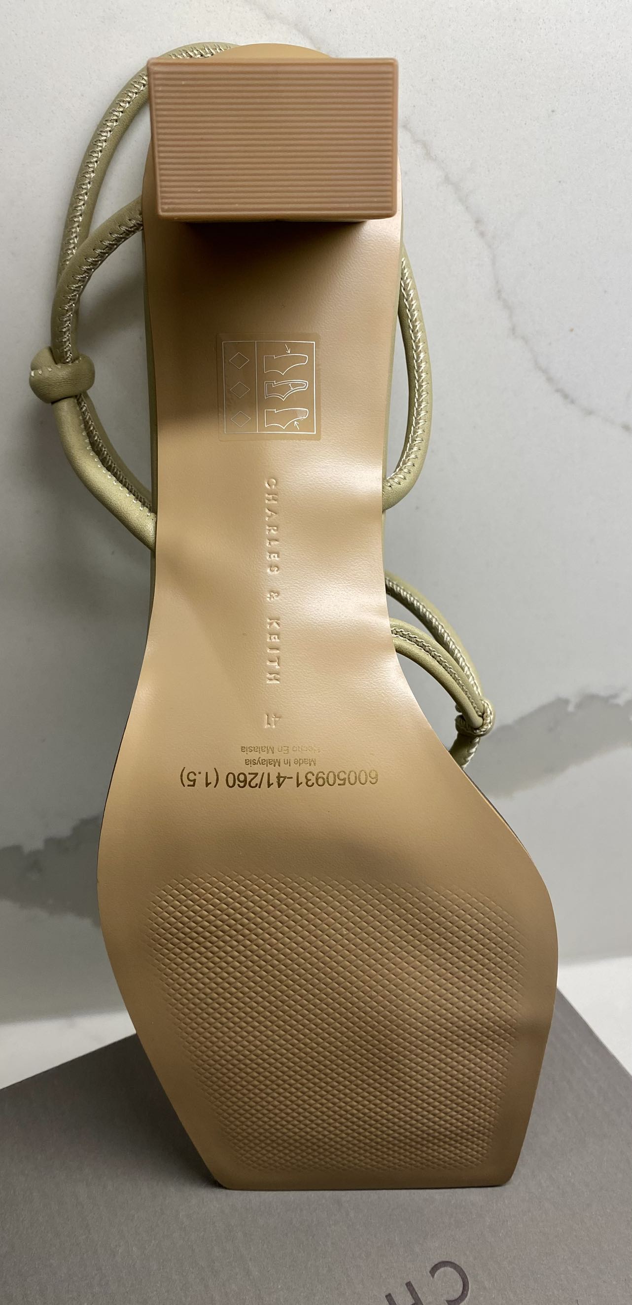 💌 BNIB Never Worn Charles and Keith Sandals , size 41 image indicator(5)