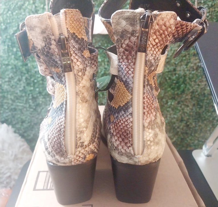 A rider ladies colorful croc style booties image indicator(5)