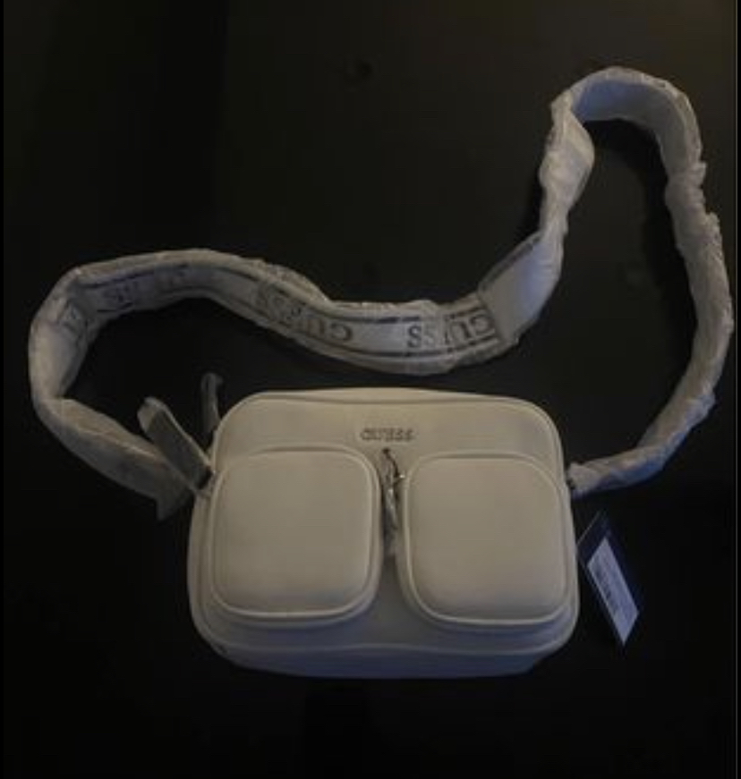 Guess - Crossbody - Brand New!! w/tags - photo 2