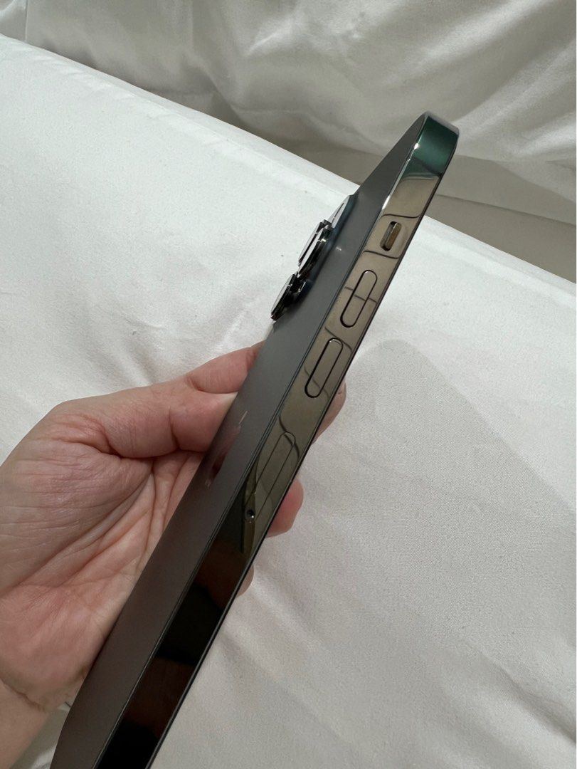 Brand New iPhone 13 Pro Max - photo 3