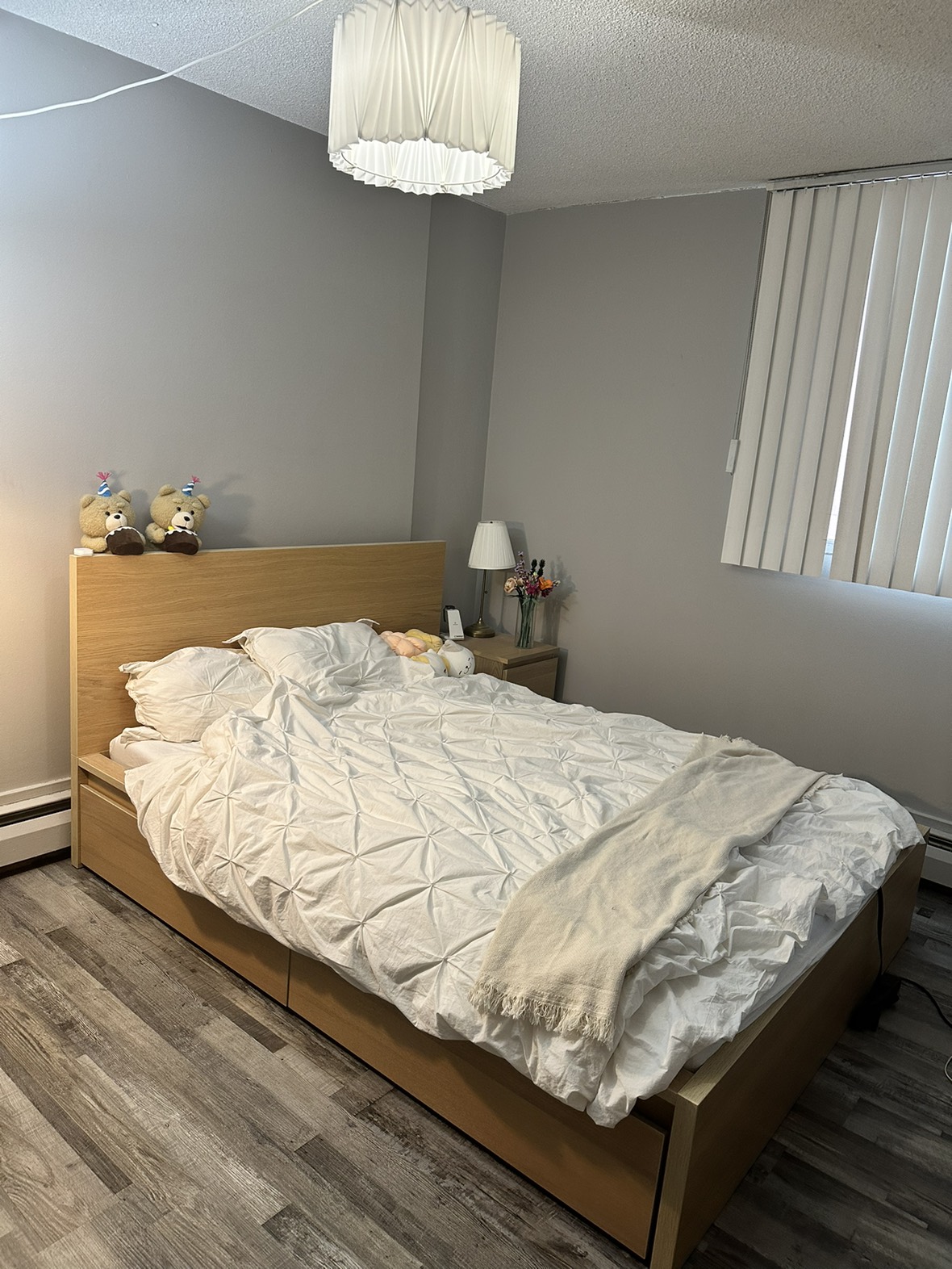 (Queen size) Bed frame & mattress & bed base