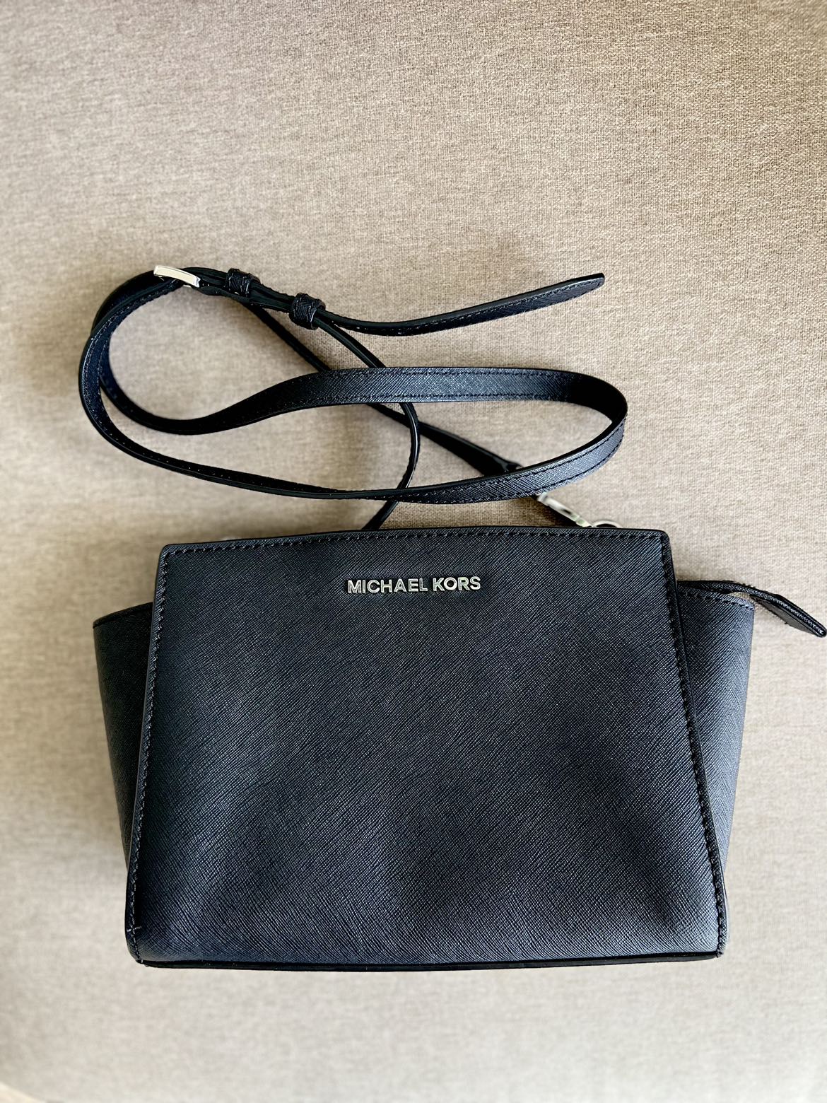 Michael Kors black small purse image indicator(2)