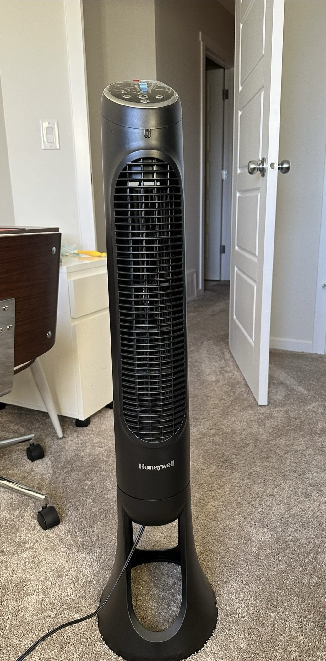 Honeywell Tower Fan - photo 2