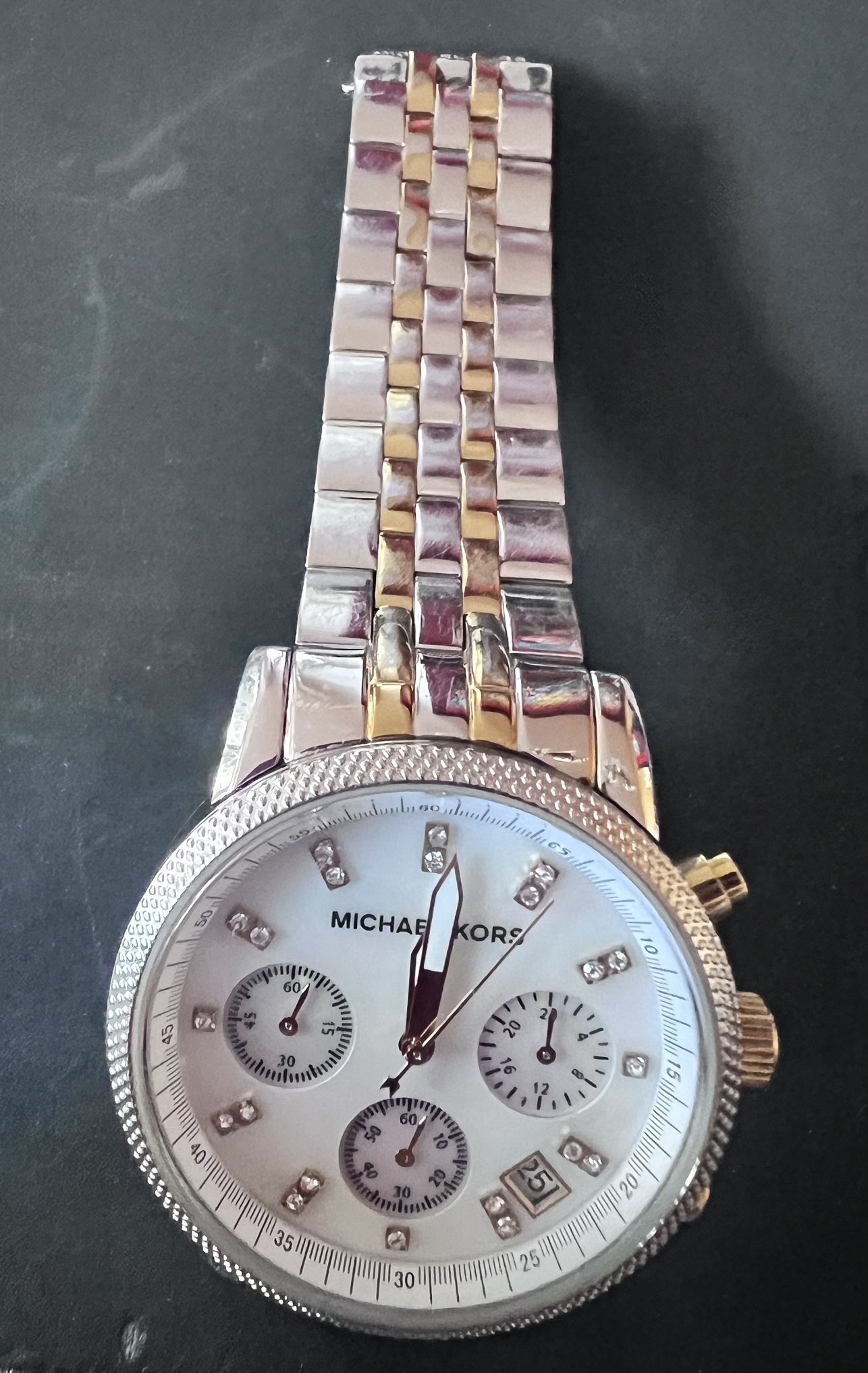 Michael Kors watch image indicator(2)