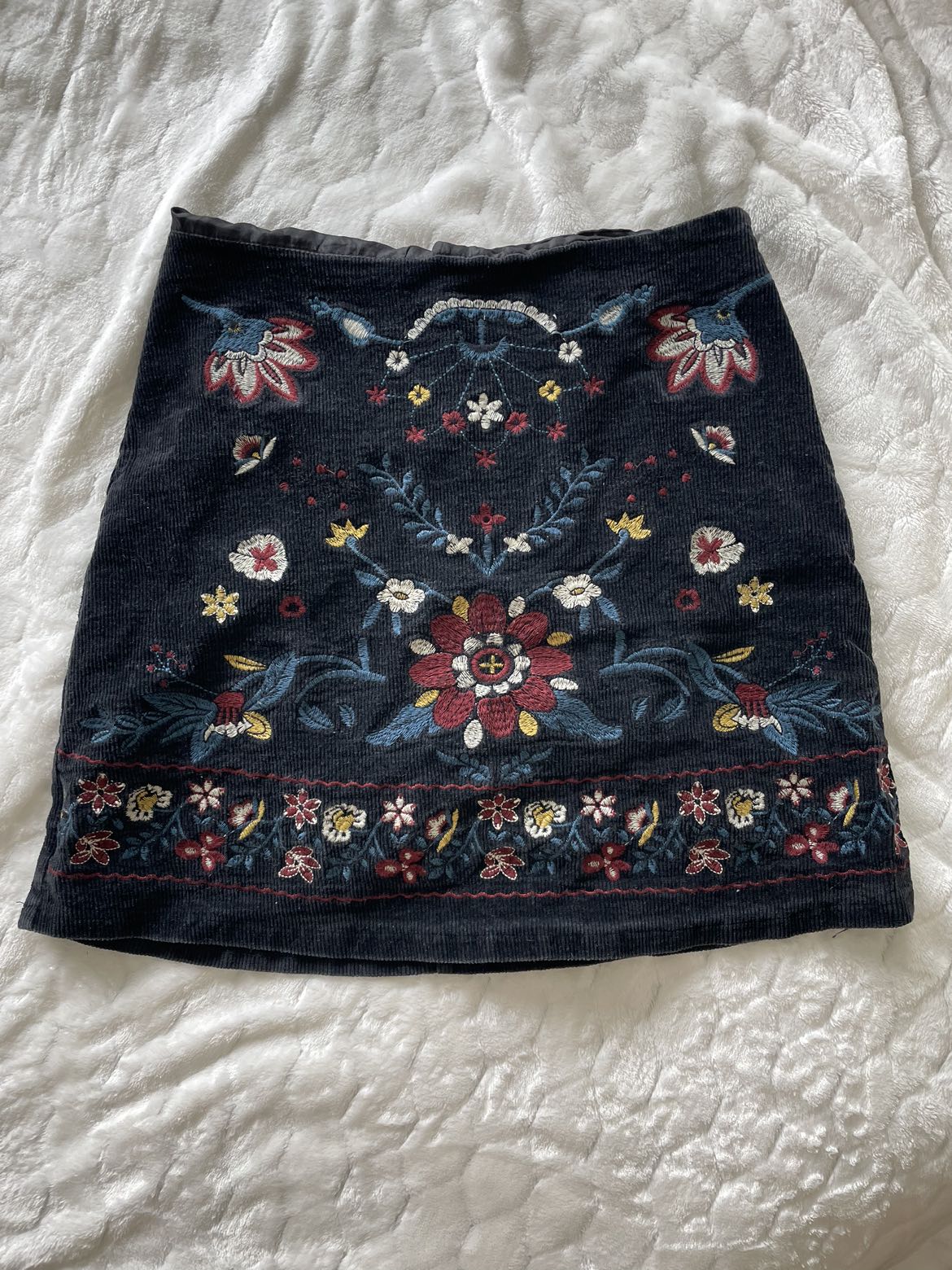 Beautiful mini skirt with stitching details image indicator(4)