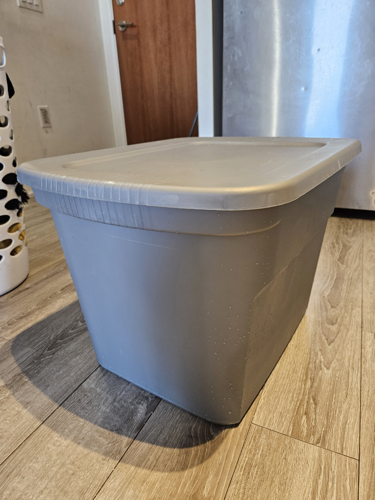 Sterilite 68L Grey Bin Turned Cat Litter Box #freecycle  - photo 2
