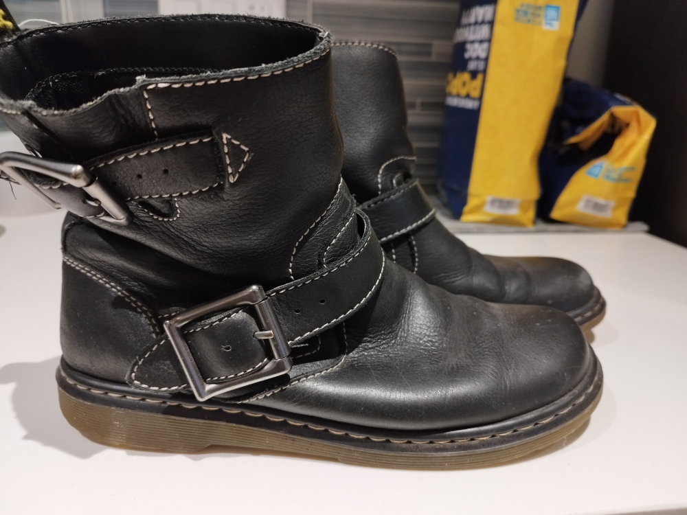 Doc Martens boots image indicator(6)