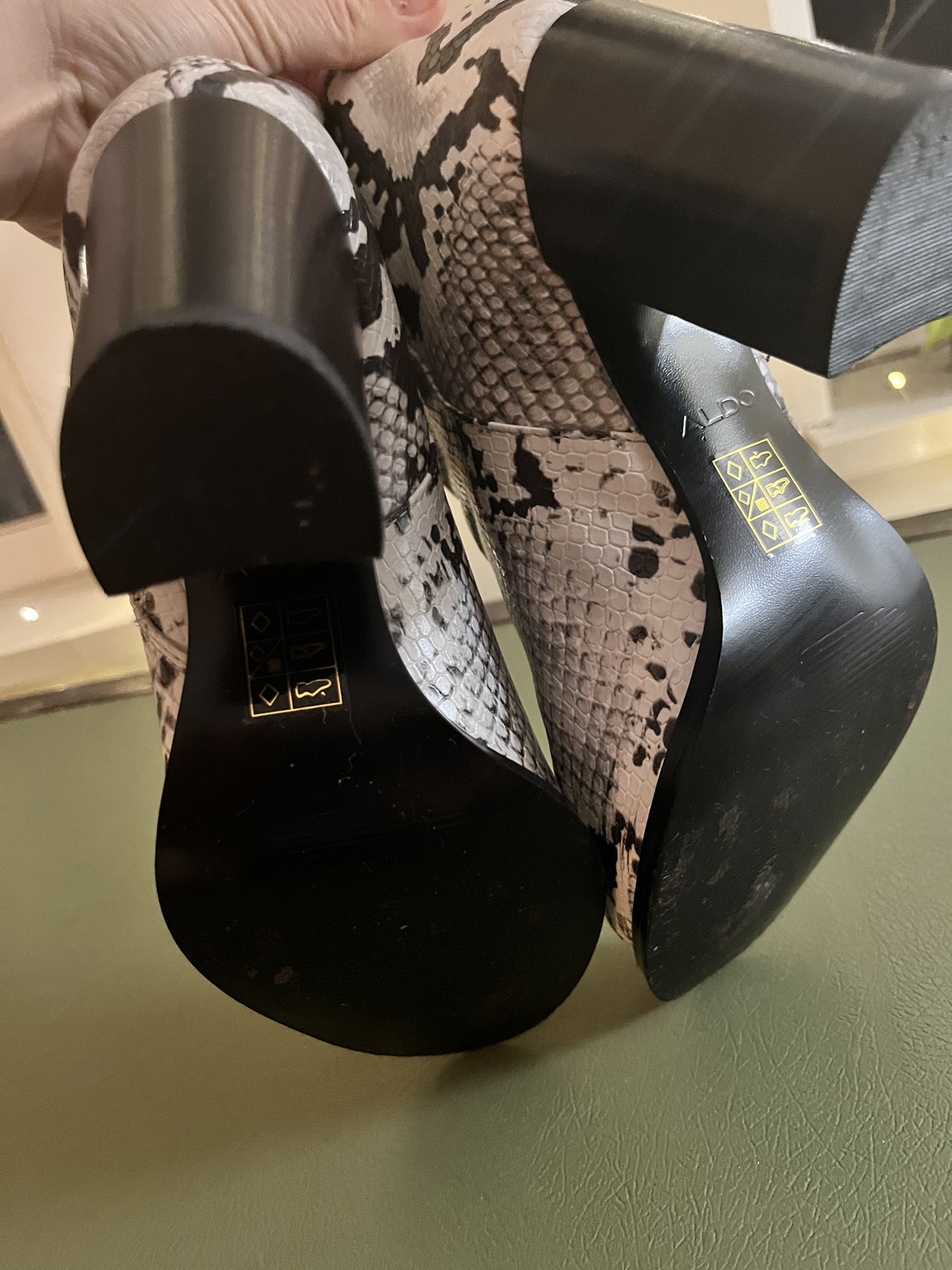 Snakeskin boots ALDO sz 7 barely worn! - photo 3