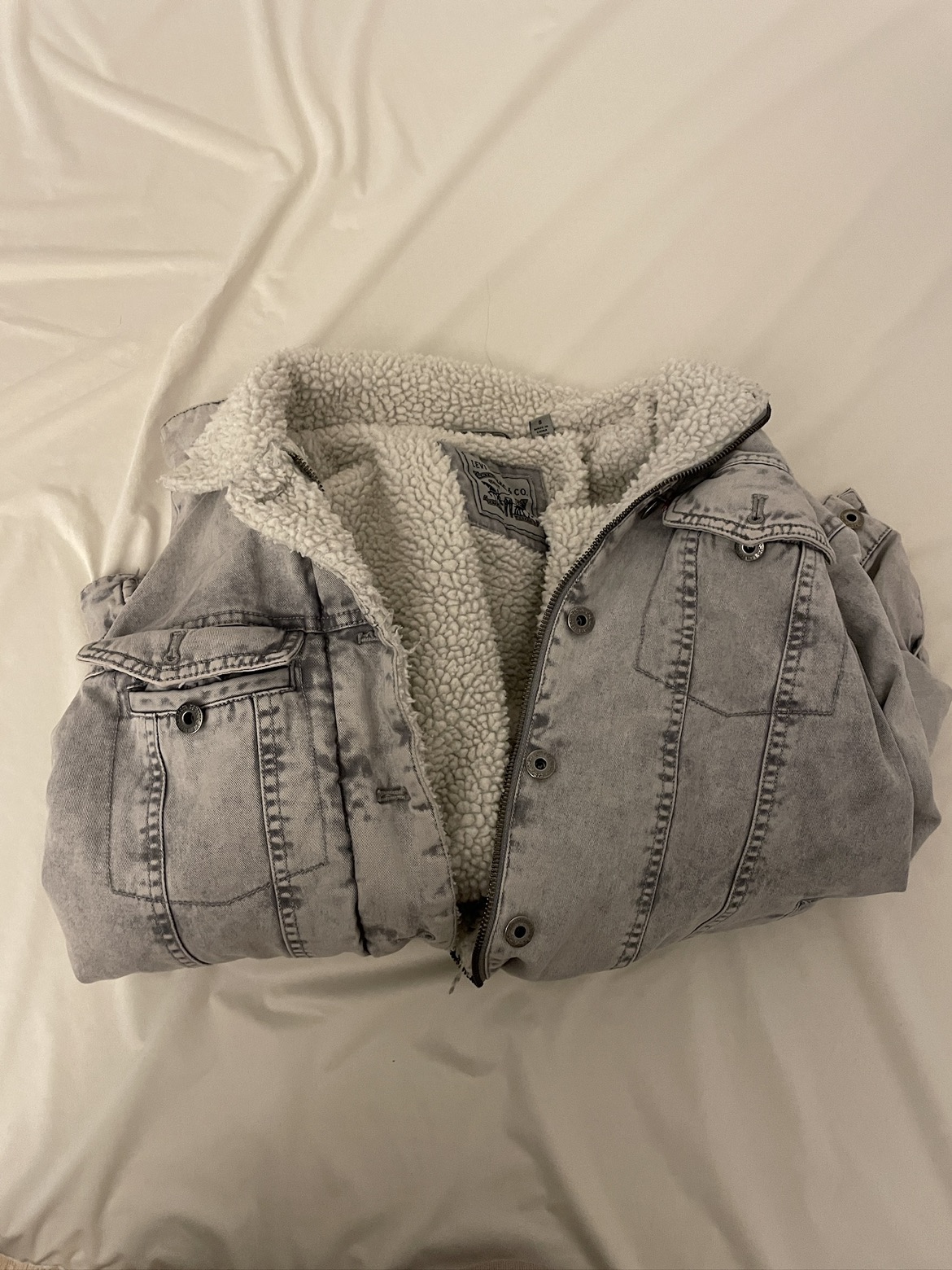 Levi's Women's Washed Cotton Sherpa Trucker Jacket - photo 4