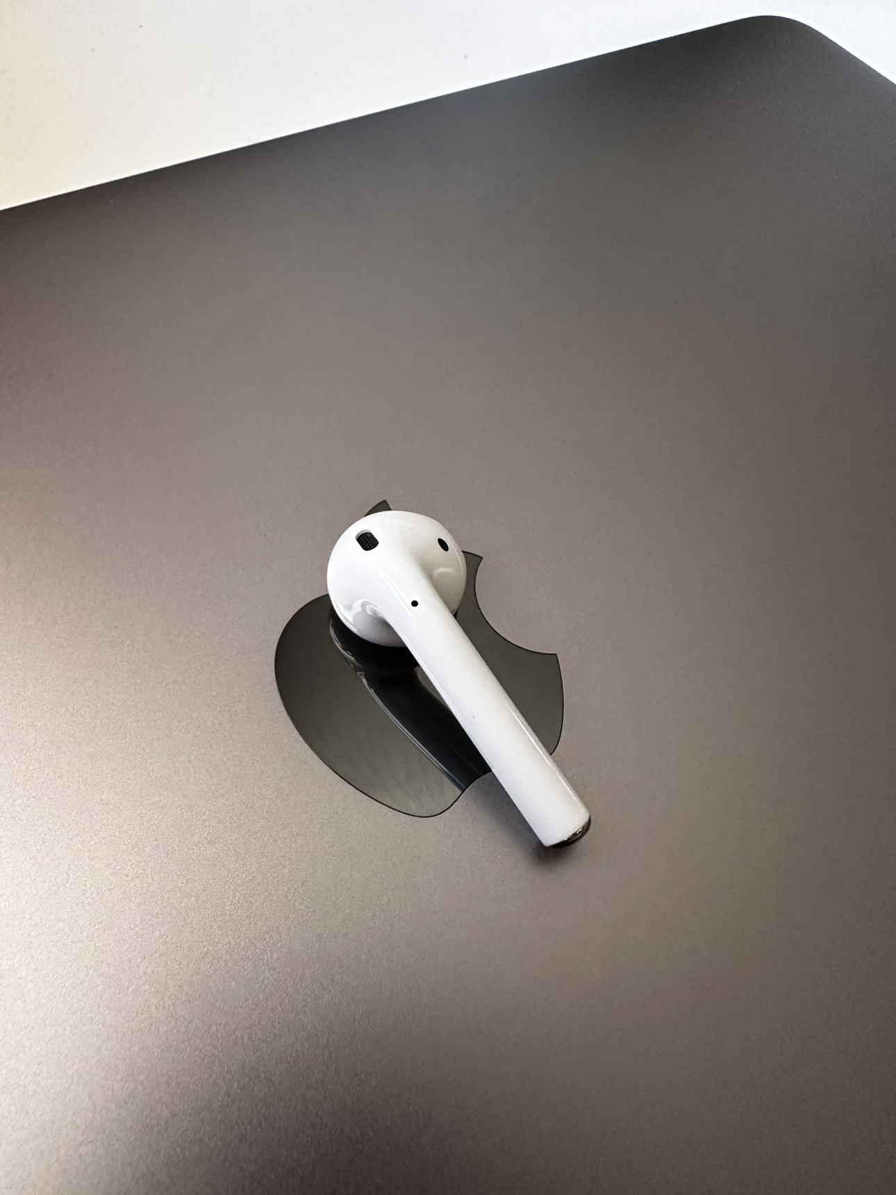 Right AirPod 2nd generation - photo 2