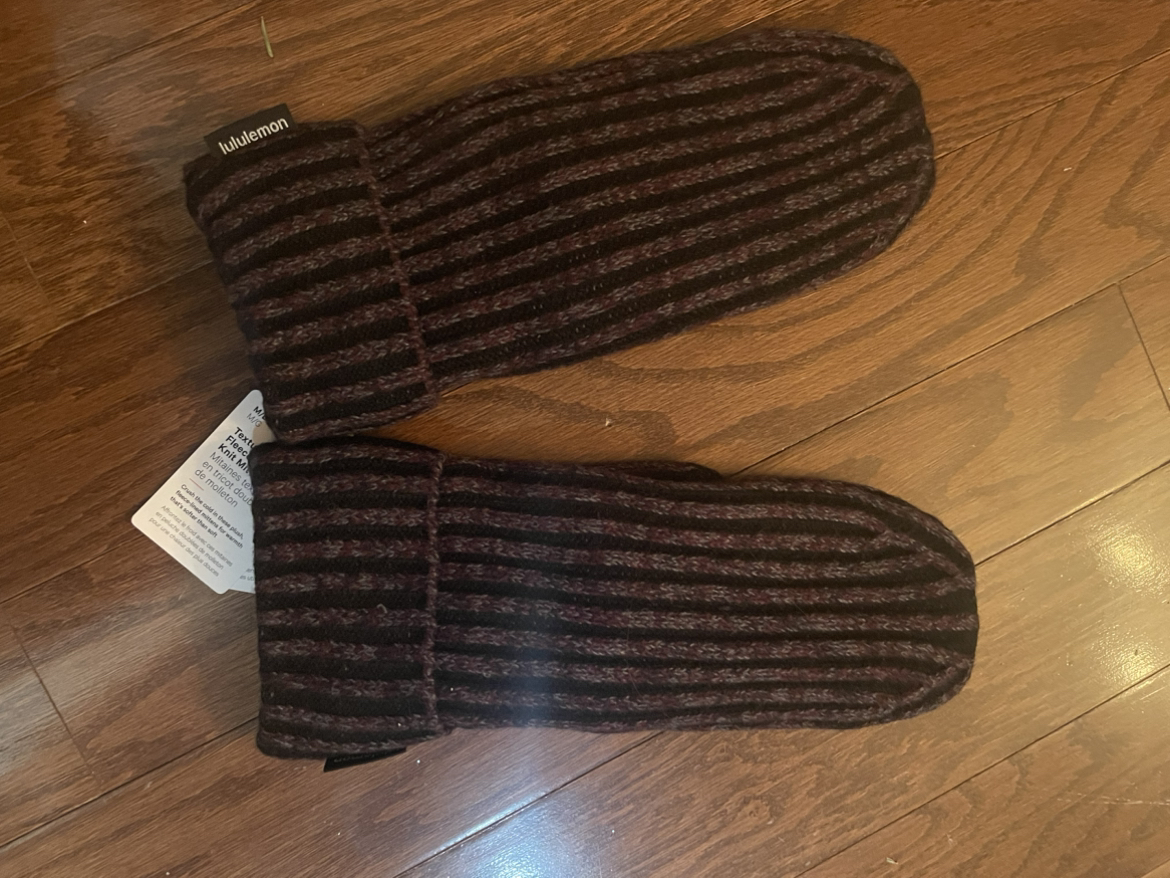 BNWT Lululemon Mitts thumbnail