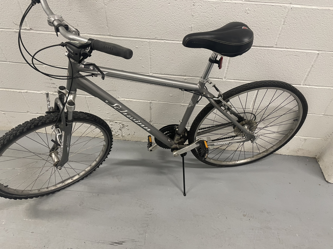 Schwinn Hydra Men's Hybrid Bike, 700C