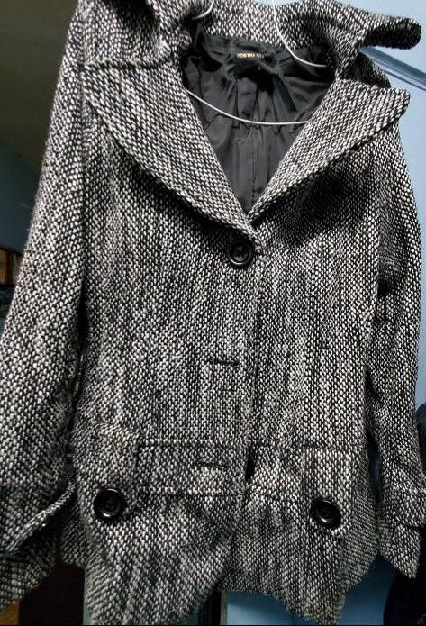 Short grey houndstooth peacoat image indicator(2)