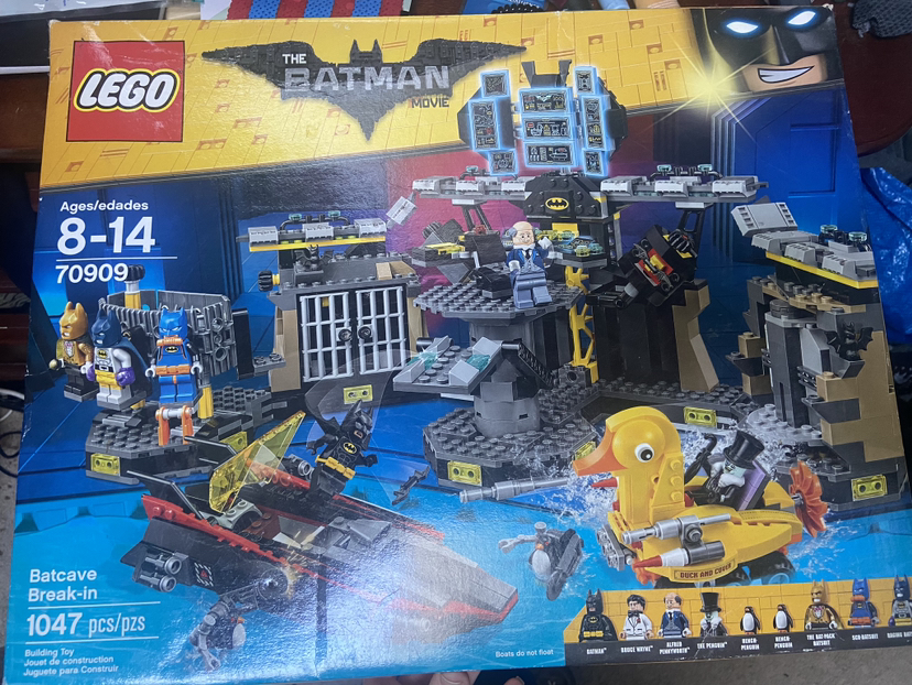 LEGO The Batcave Break in #70909 RETIRED