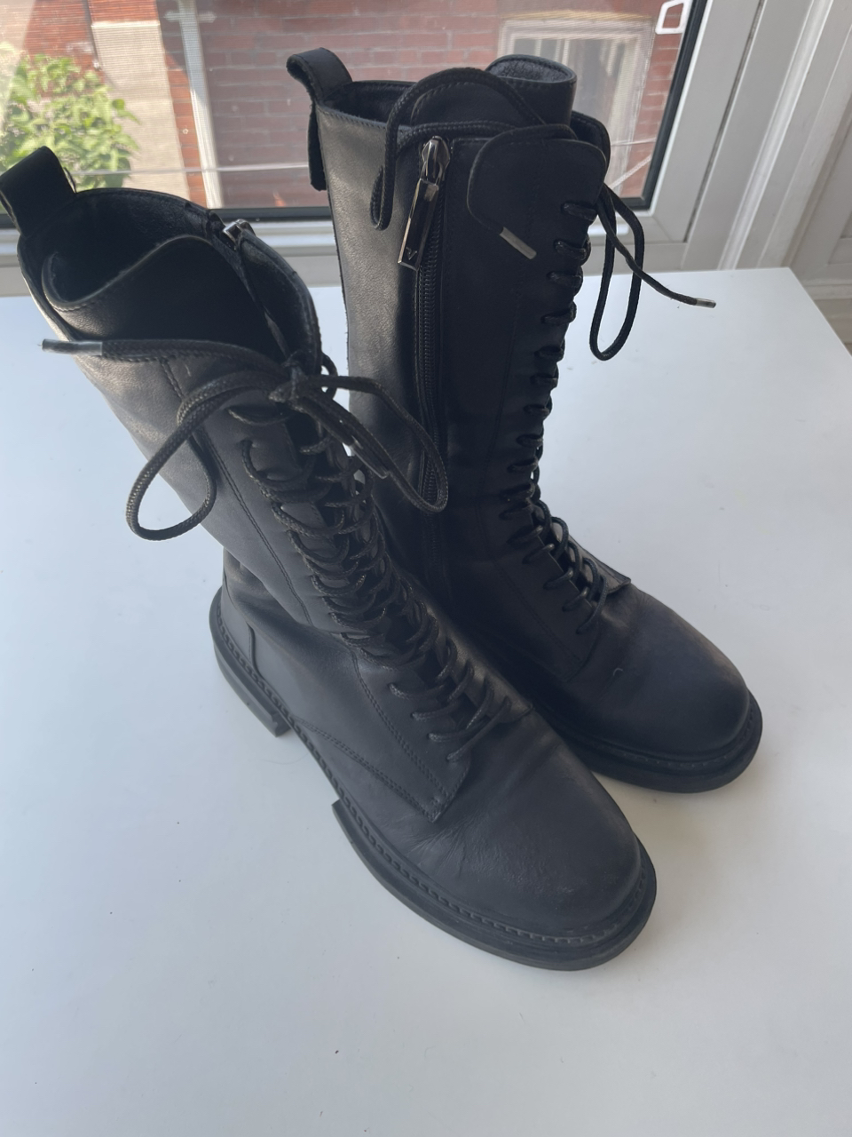 Leather winter boots size 6 image indicator(3)