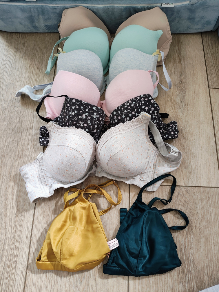 various sized bras - photo 3