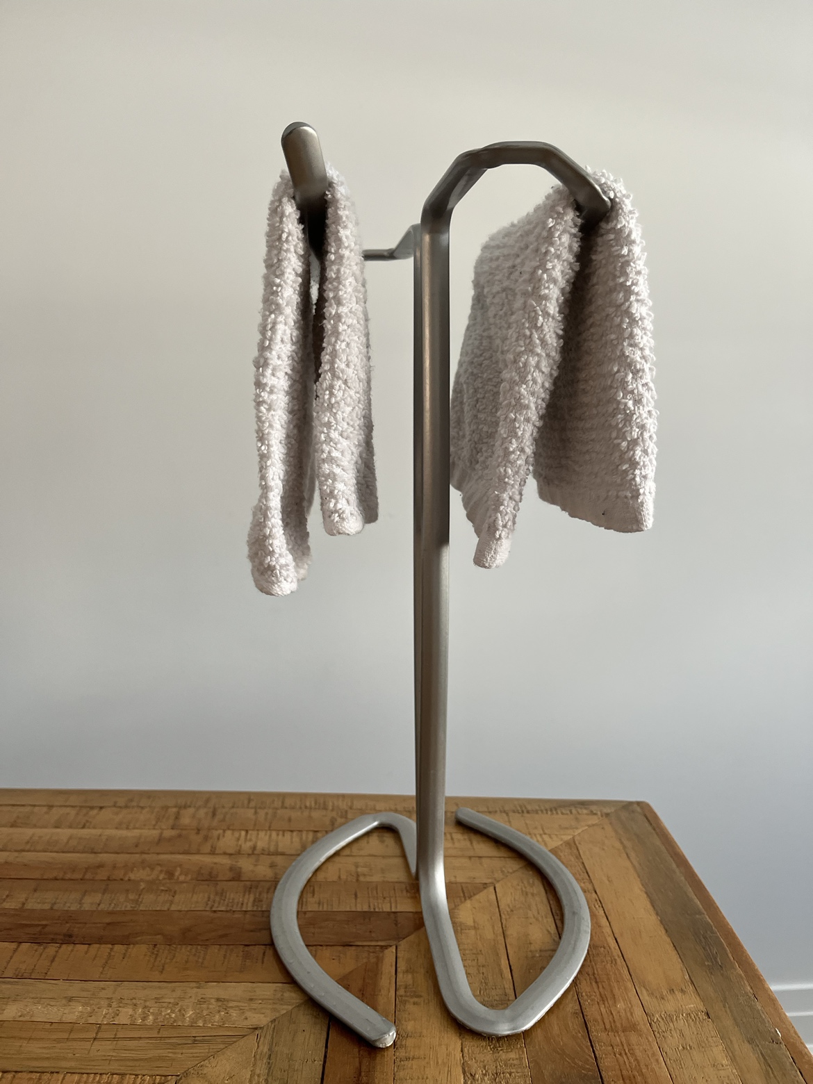 Towel Holder - Silver Metal image indicator(3)