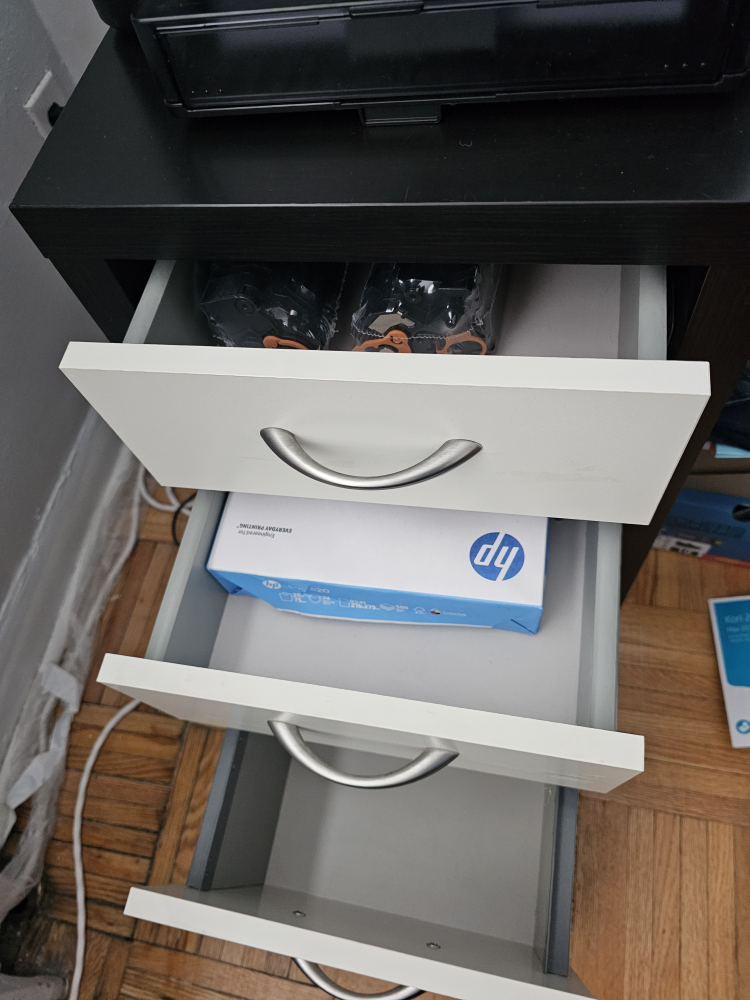 Filing cabinet/ Drawers - photo 3