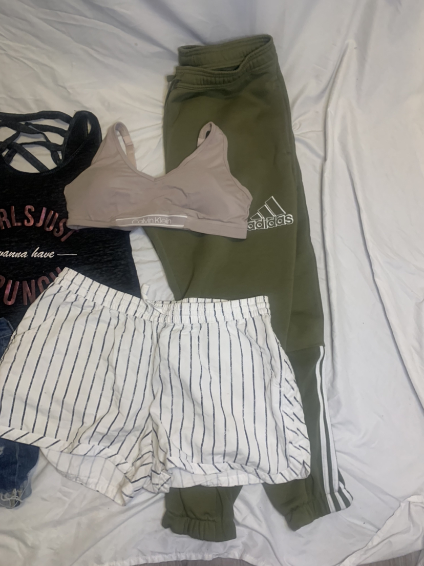 Pink/purple lot size L has 15+ items included for one low price - photo 2