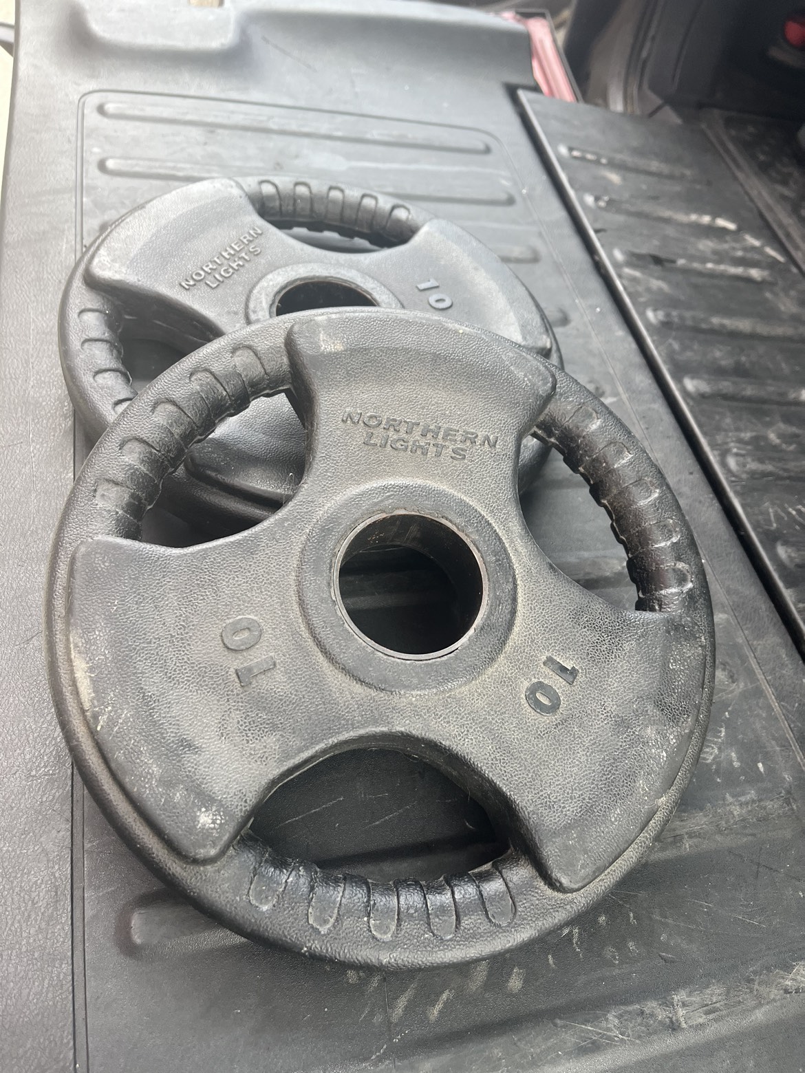 30 lbs of weights image indicator(2)