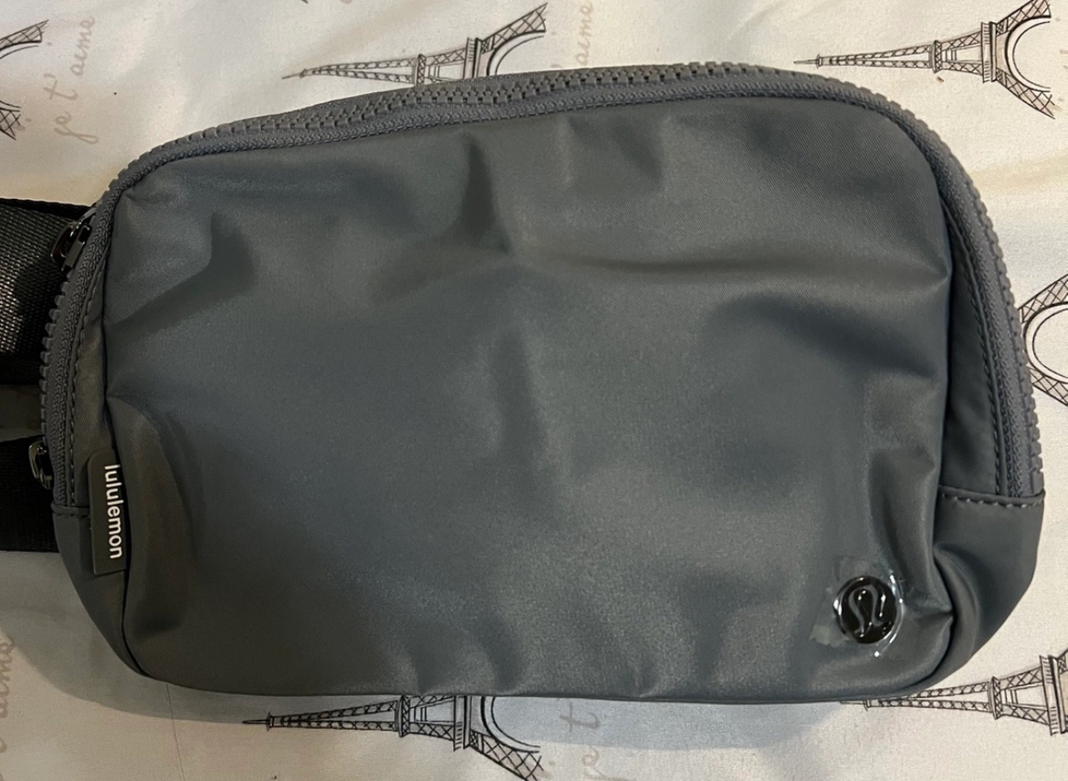 Unisex belt bag 2L