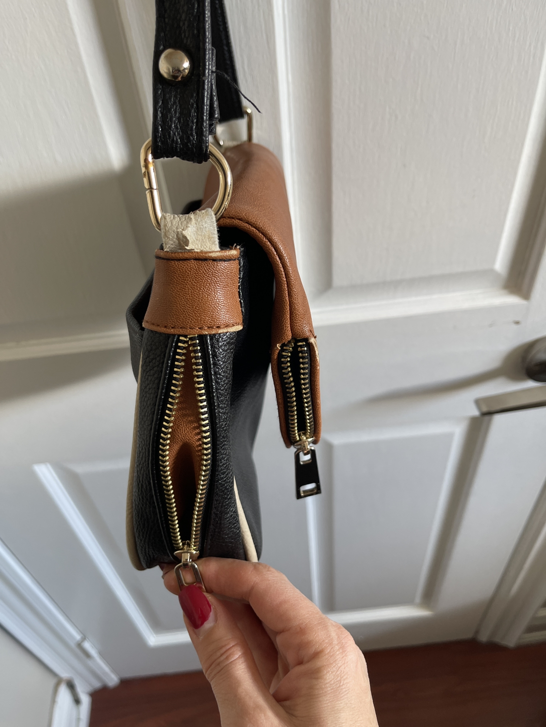 LEATHER TAN AND BLACK PURSE image indicator(3)