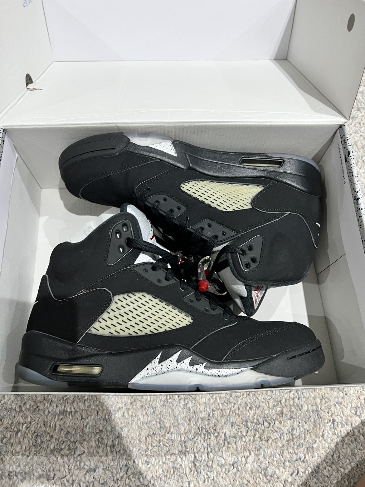 Jordan 5 metalic size 9.5. Condition 9.5/10