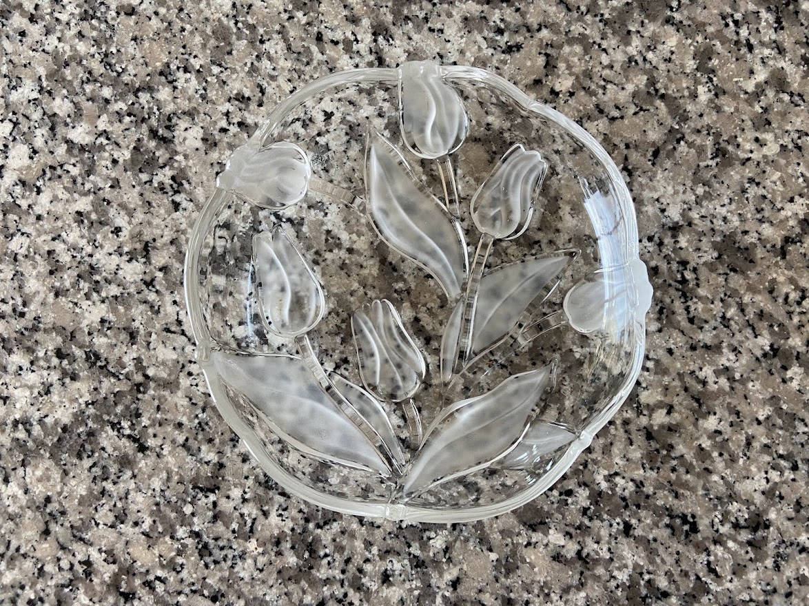#freecycle Glass Bowl with Flower Details thumbnail