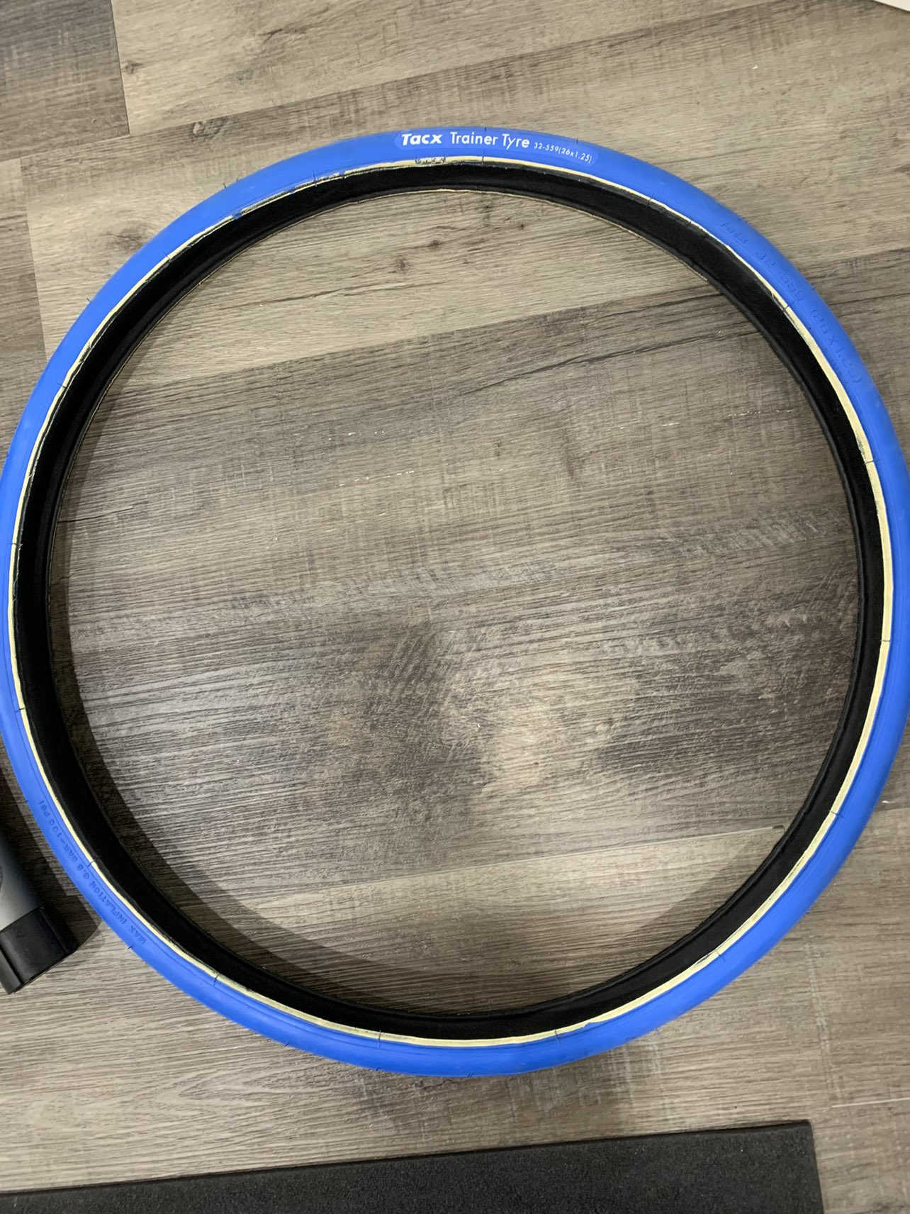 Giant Cyclotron Indoor Bike Mount & Tire image indicator(5)