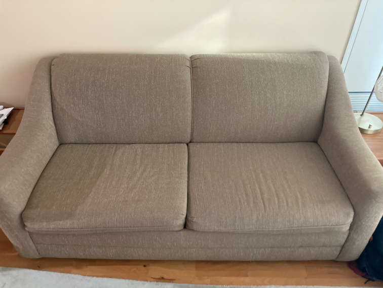Free pull out couch (double size mattress) thumbnail