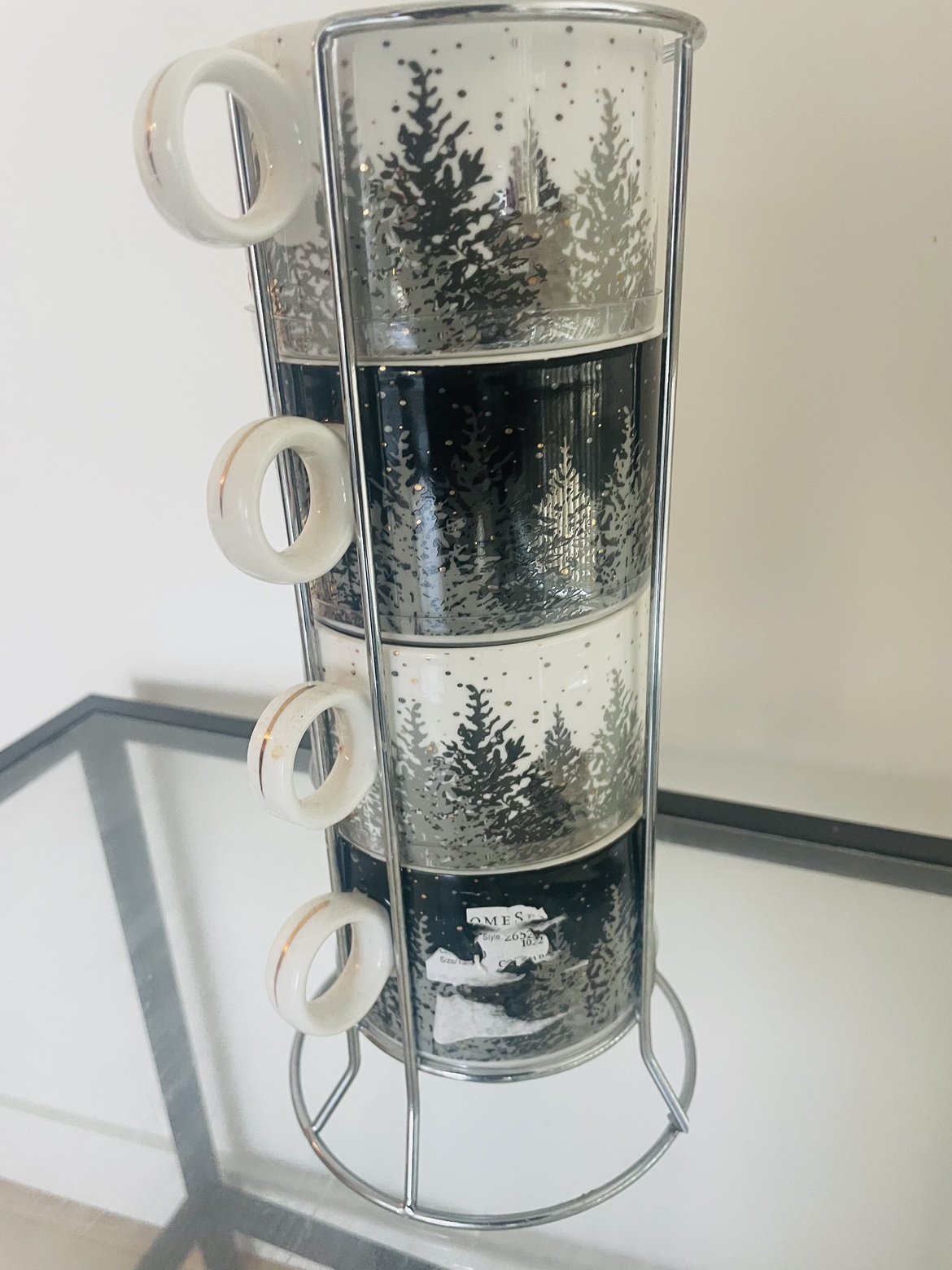 Beautiful set of 4 Porcelain cups