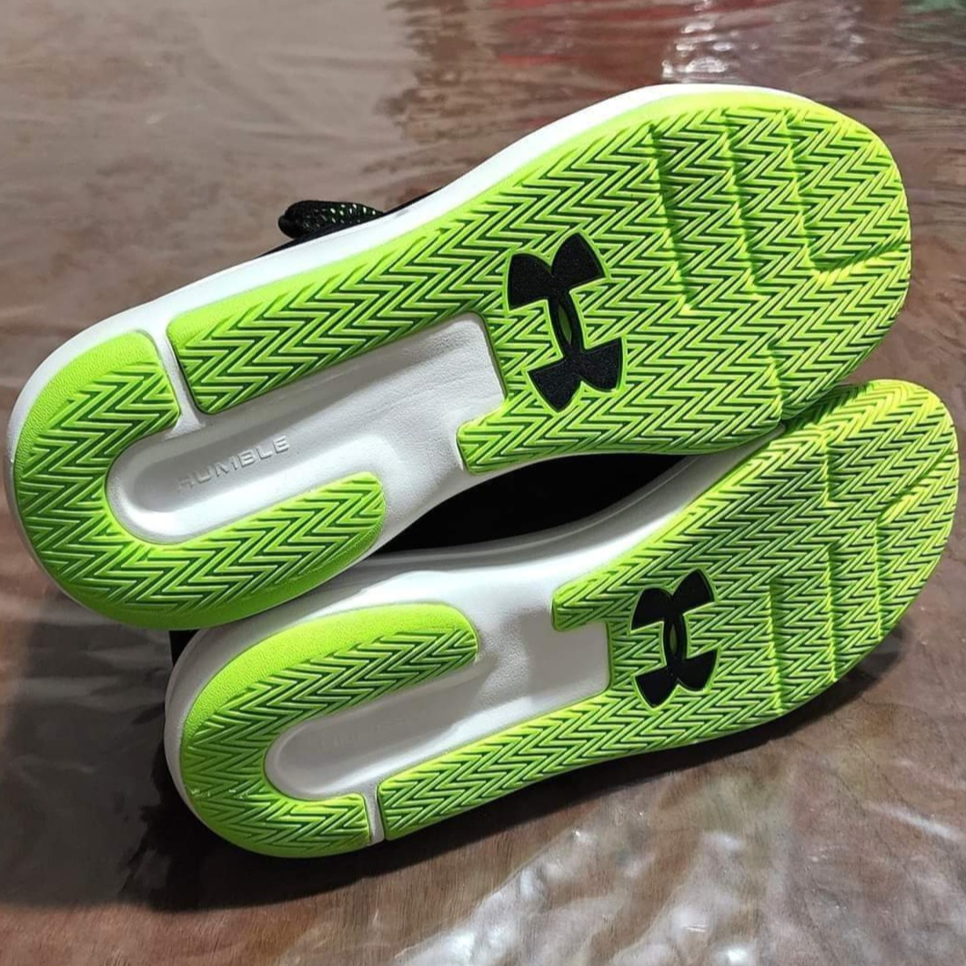 Youth Size 7 UnderArmour Runners - photo 2