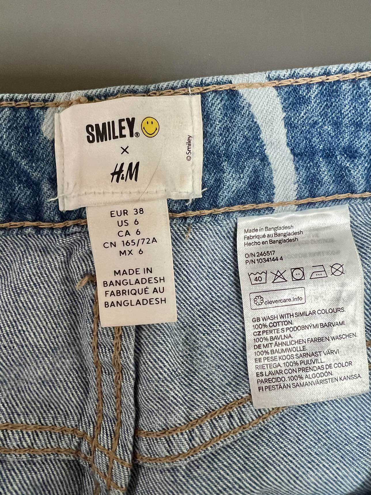 EUC H&M Smiley Jeans , Ladies Size 6 🥕 image indicator(2)