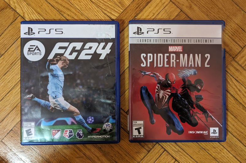 PS5 games (spiderman and FIFA)