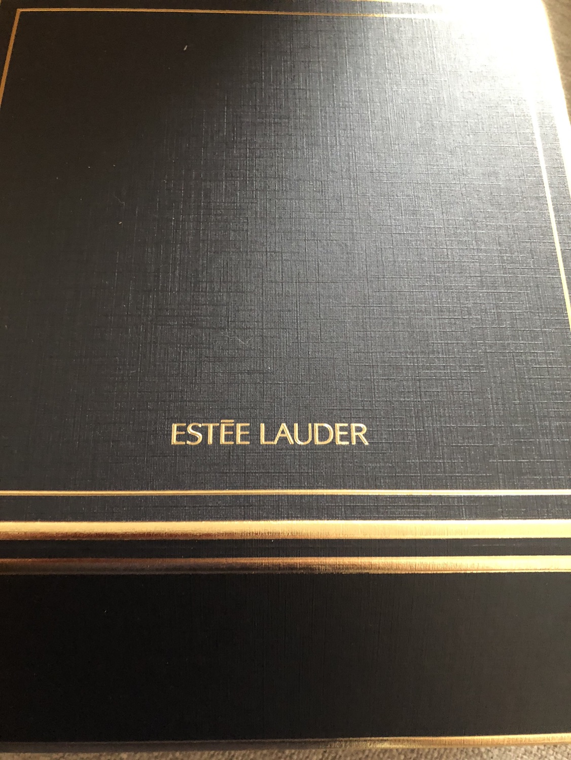 NEW Estée Lauder gift pack image indicator(3)
