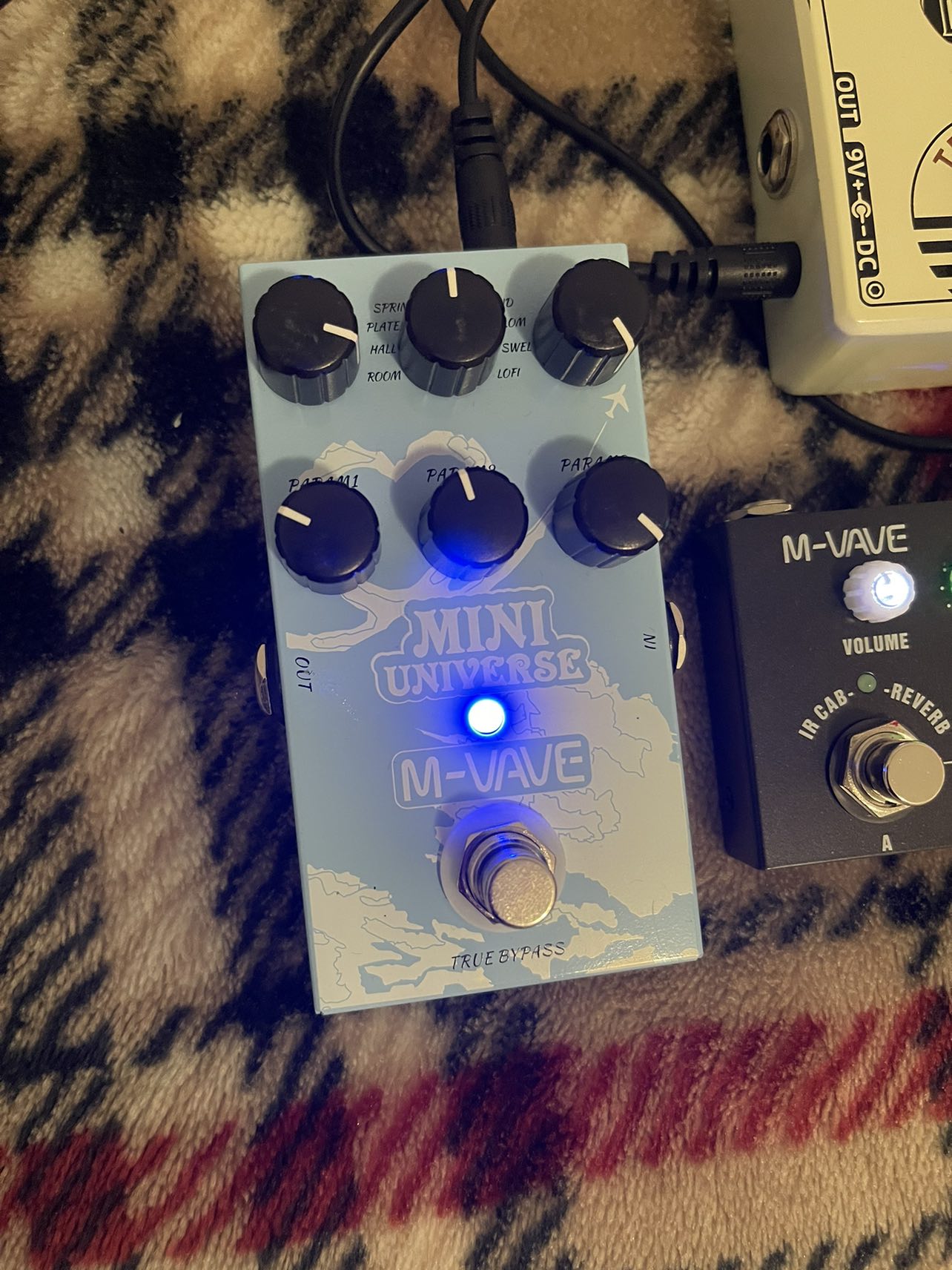 Guitar pedals and power supplies - photo 2