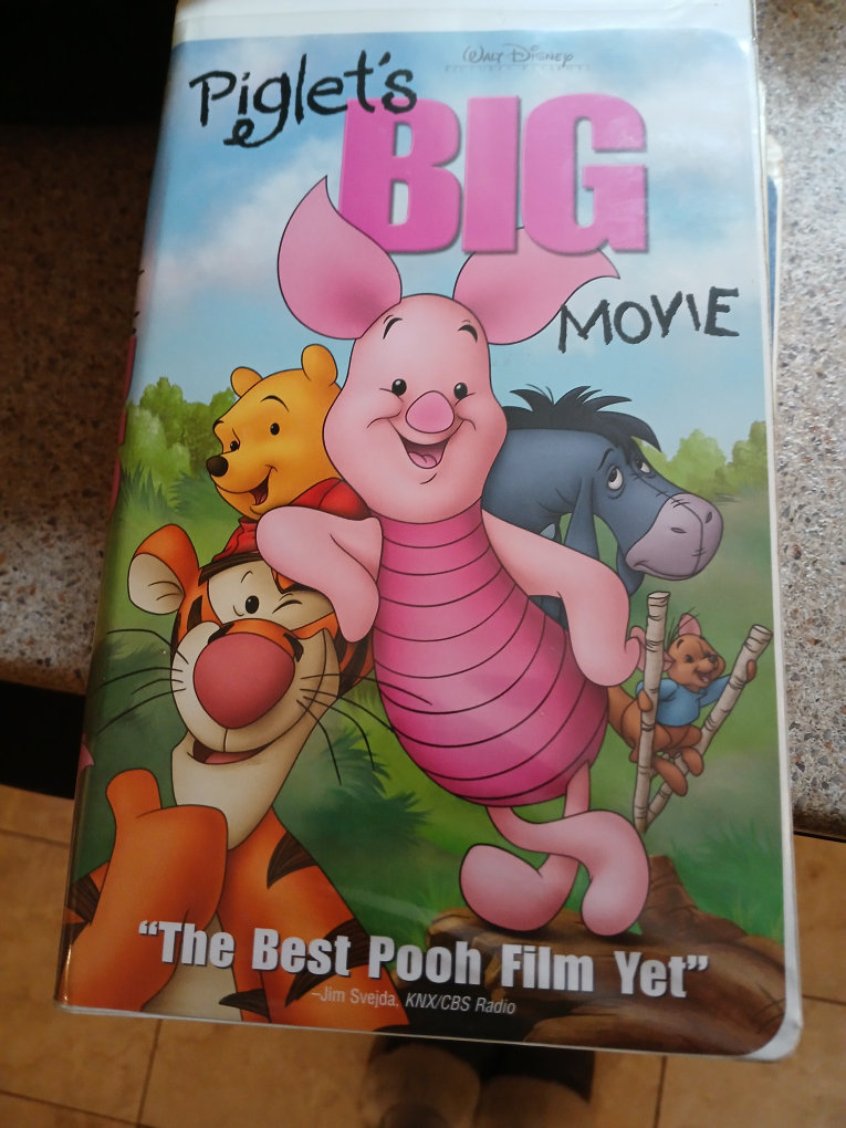 Disney and Winnie the Pooh VHS tapes - photo 3