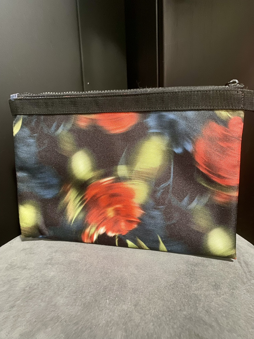 Herschel pouch