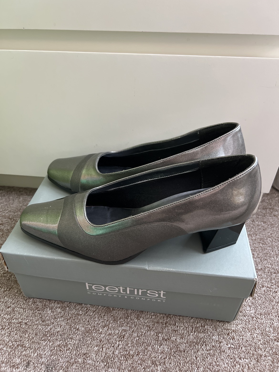 Women’s heels - grey thumbnail