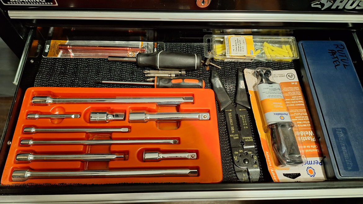 Husky Standard-Duty 26 inch W 6-Drawer Tool  Storage image indicator(6)