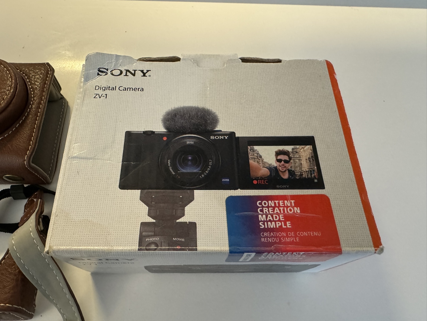 Sony zv-1 camera + Sony shooting grip + case - photo 2