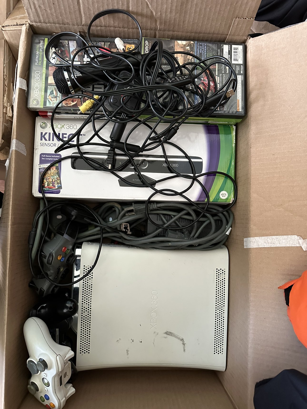 PS3 and XBOX 360 with many games and controllers - photo 2