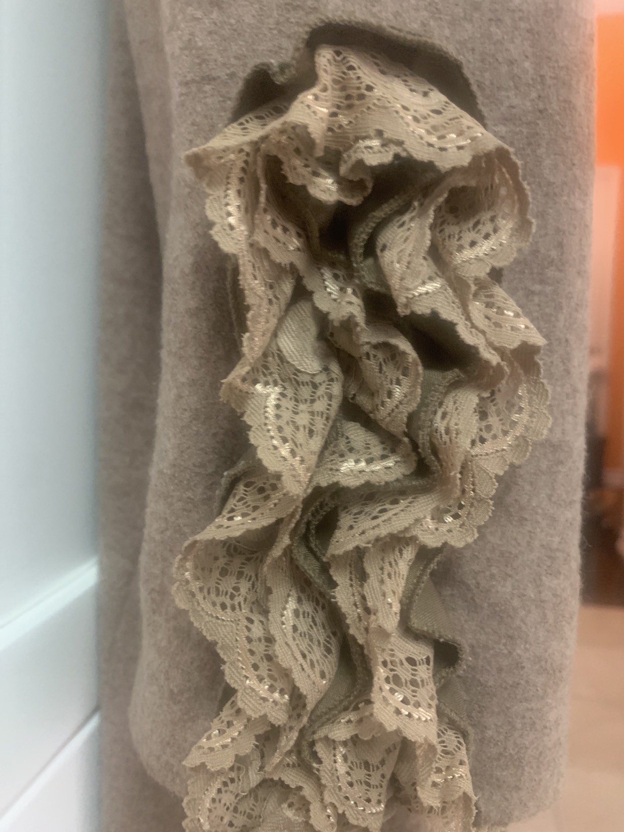 Wool coat with ruffles - photo 3