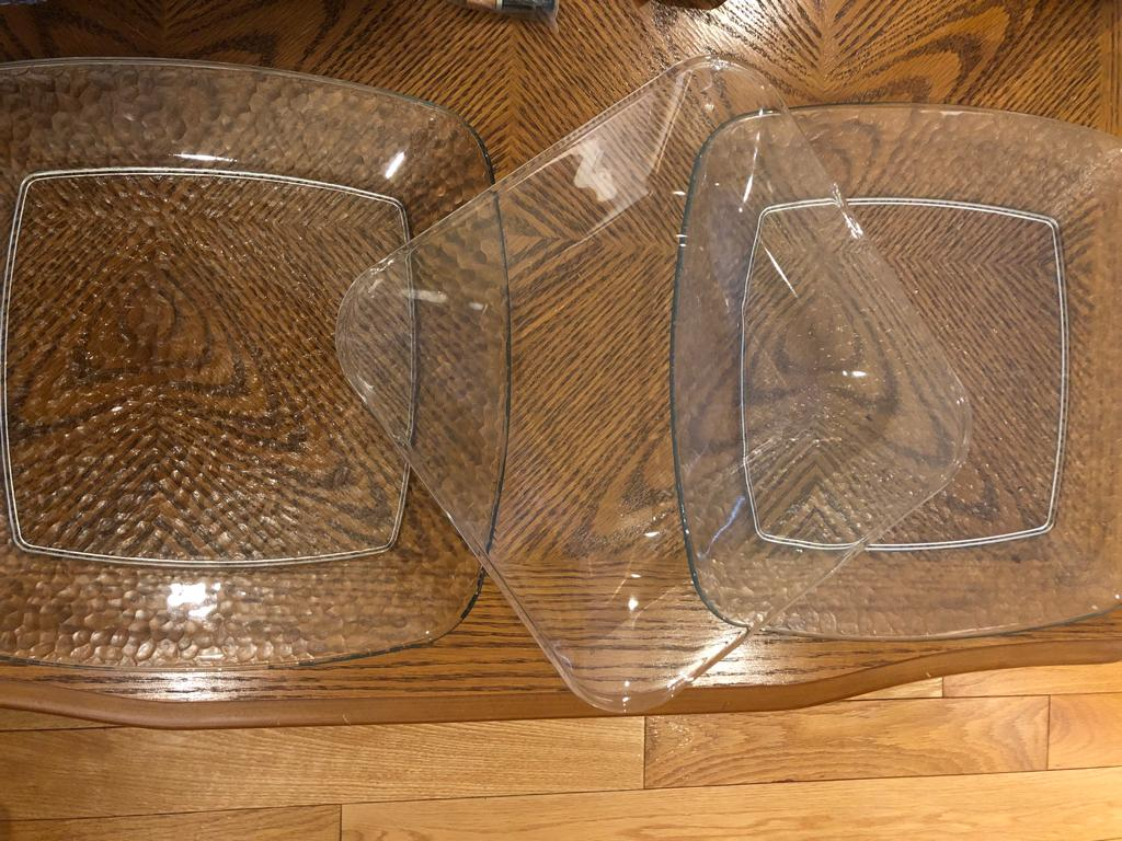 Plates, glassware, serving dishes, china plates and bowls image indicator(3)