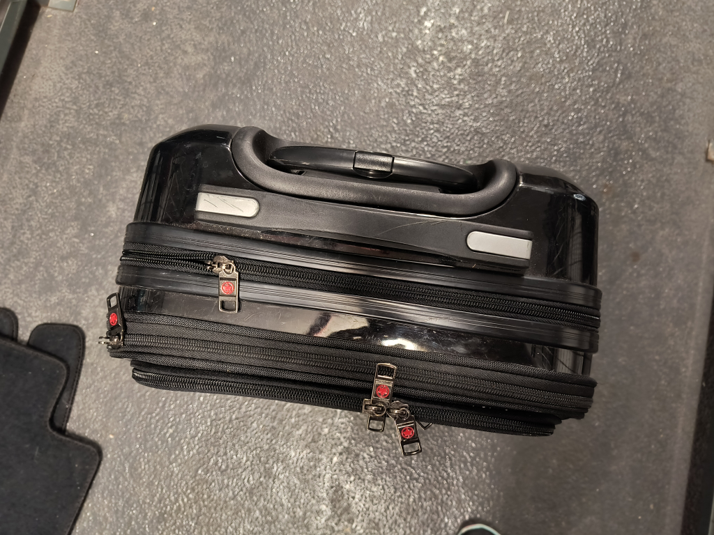 carry-on regular suitcase - photo 2